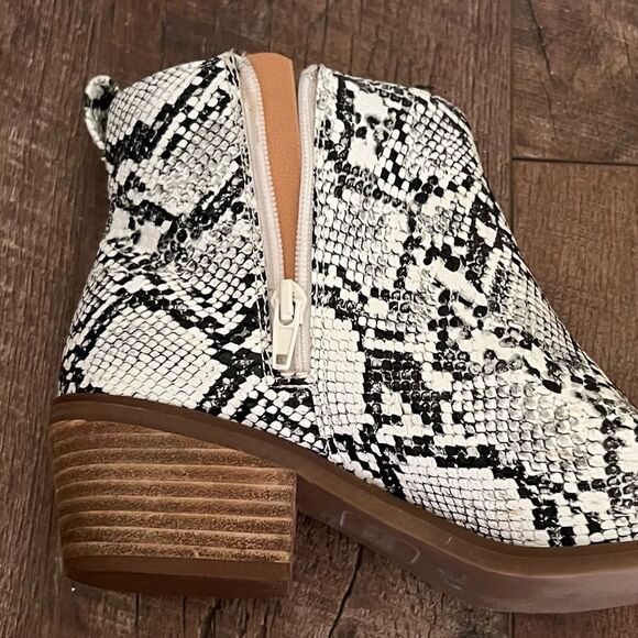 Code West Voodoo Women's Animal Snake Block Heel Western Ankle Boots US 9M - Picture 5 of 16